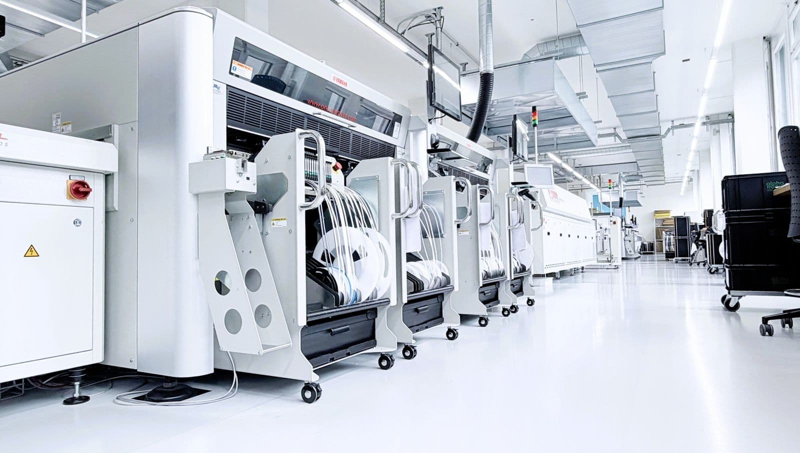 SMT-Bestückungslinie bei Alphatronic AG